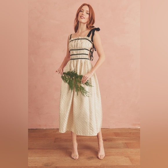 Sofie the Label Dresses & Skirts - NWT Sofie the Label Claire Dress‎ Gold Jacquard Velvet Straps Size Small